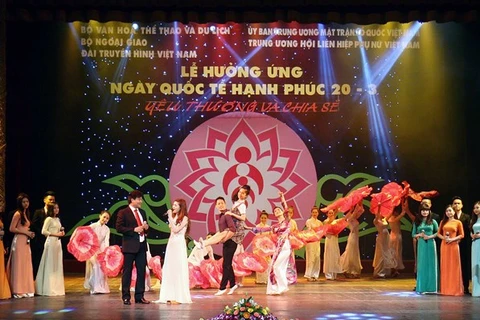 Art performance welcomes the ceremony (Photo: VNA)